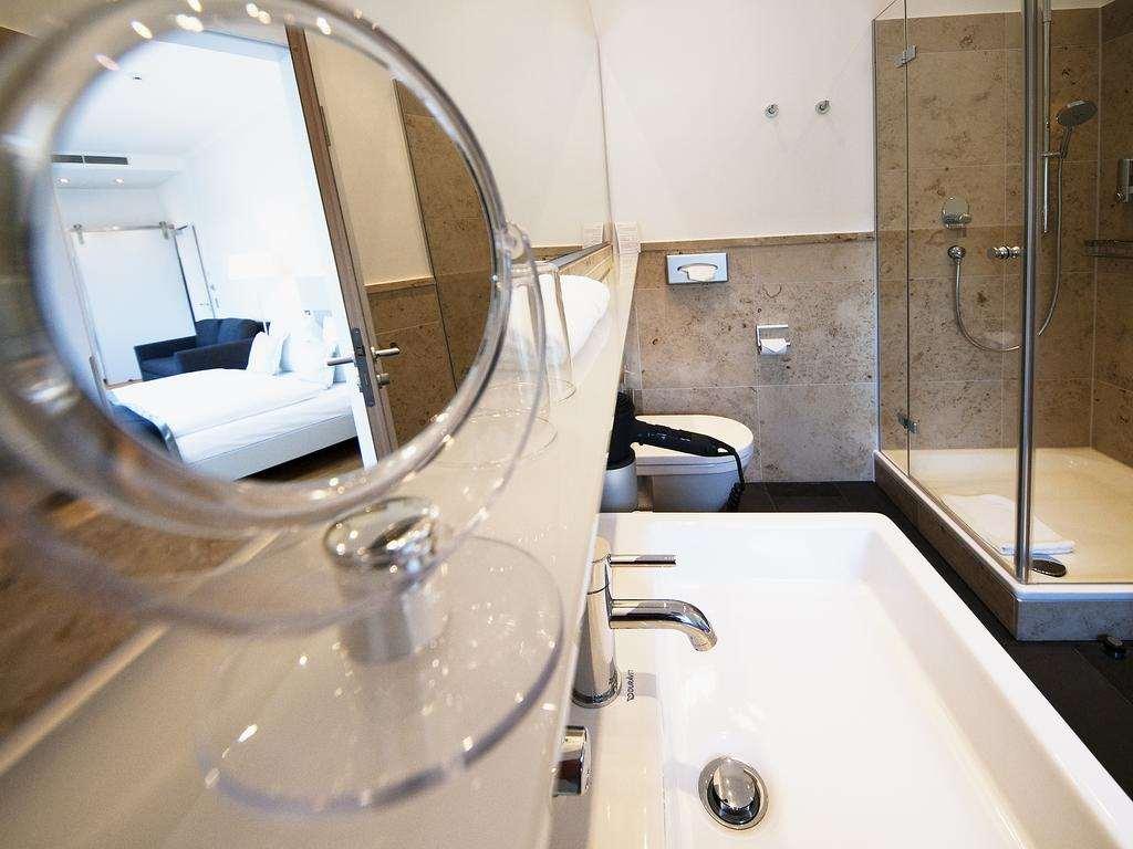Qube Hotel Bahnstadt Heidelberg Rum bild