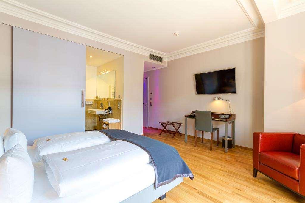 Qube Hotel Bahnstadt Heidelberg Rum bild